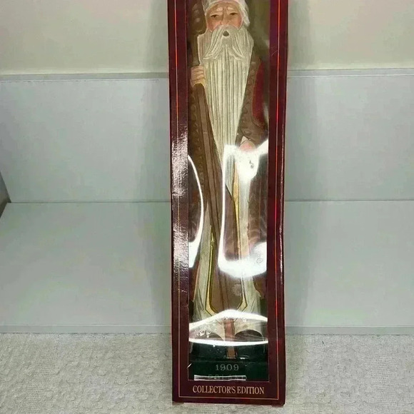 Carved Wooden Santas Of The World 1909 Poland "Grandeur Noel Collectors Edition" - Picture 6 of 7